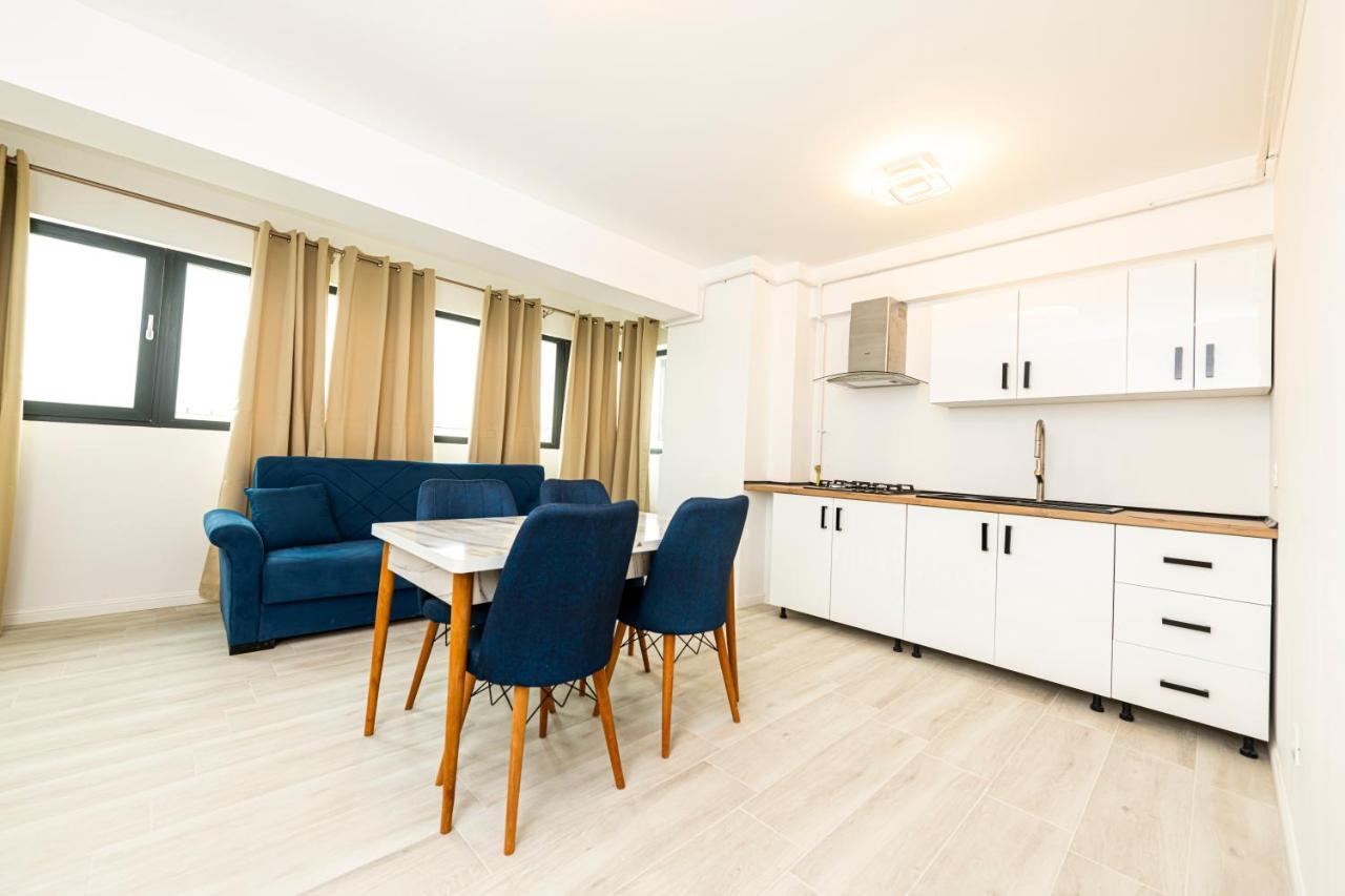 Apart Hotel Fusion Tower Iasi Exteriör bild